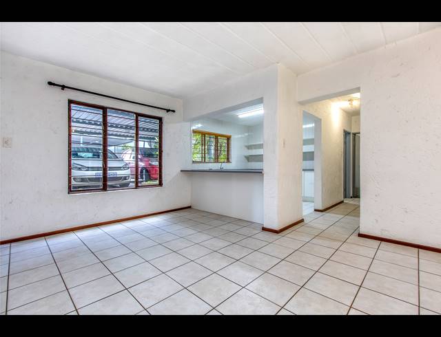2 BEDROOM APARTMENT BLOCK RENTED IN MELROSE NORTH